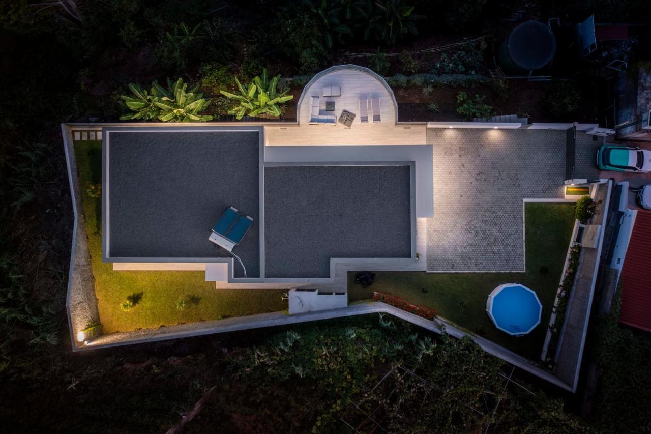 The White House By An Island Holiday home *