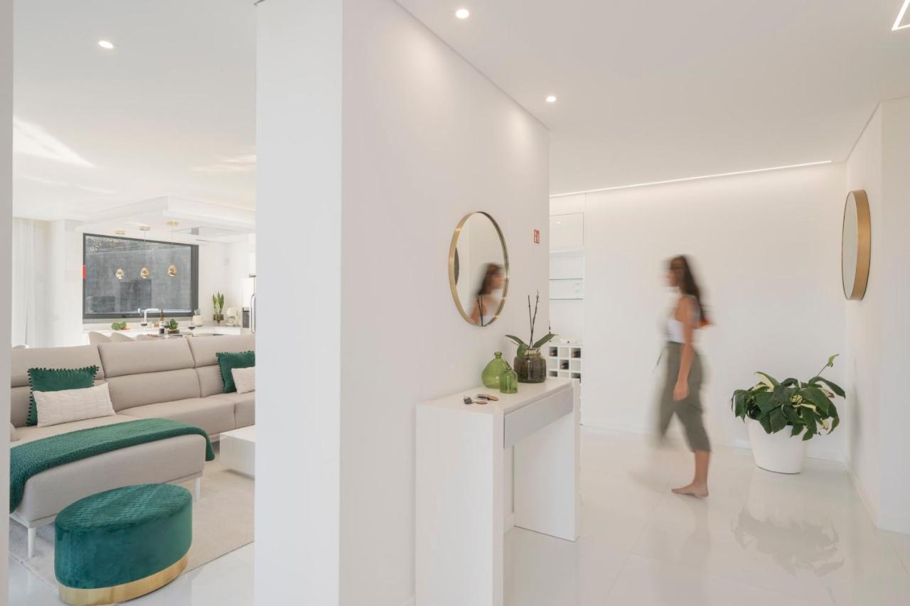 The White House By An Island Holiday home *