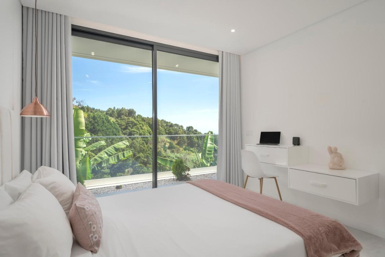 The White House By An Island Holiday home Ponta do Sol (Madeira)
